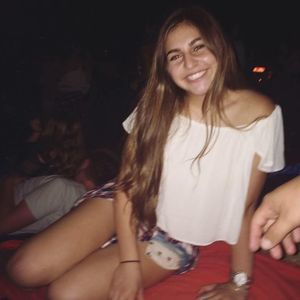 Meet your Posher, Chloe